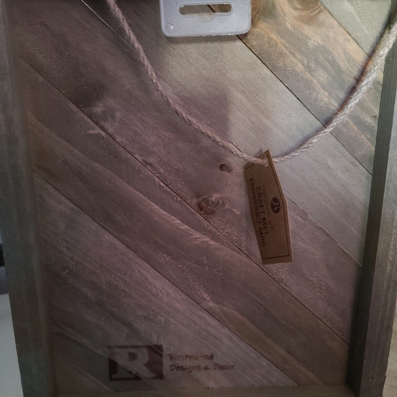 Stay Chic Wood Decor - Picture 4 of 4